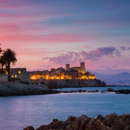 Amazing New Property In The Heart Of The Old Town Of Antibes Esterno foto