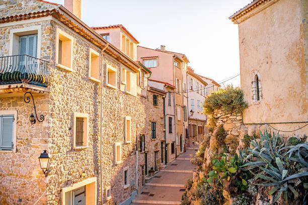 Amazing New Property In The Heart Of The Old Town Of Antibes Esterno foto