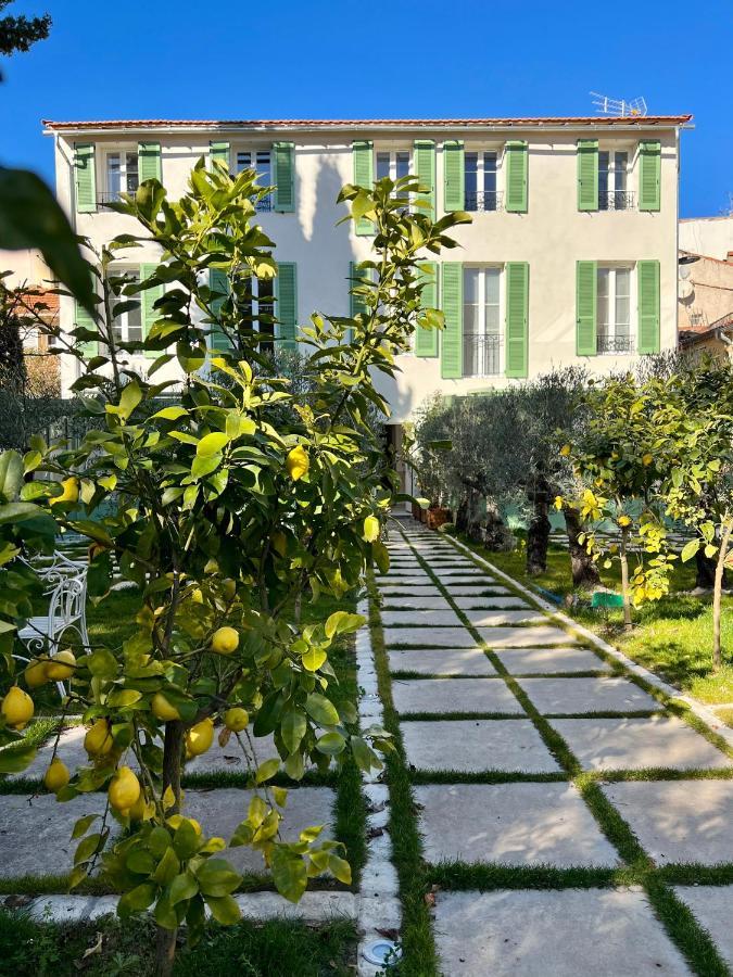 Amazing New Property In The Heart Of The Old Town Of Antibes Esterno foto
