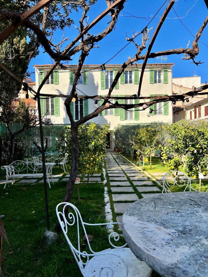Amazing New Property In The Heart Of The Old Town Of Antibes Esterno foto