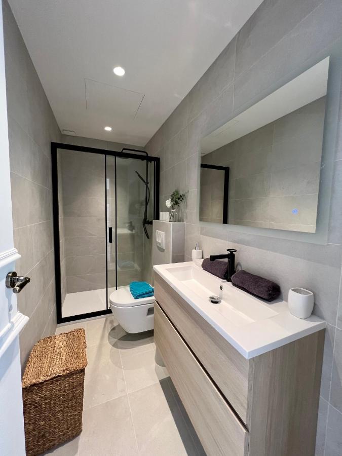 Amazing New Property In The Heart Of The Old Town Of Antibes Esterno foto