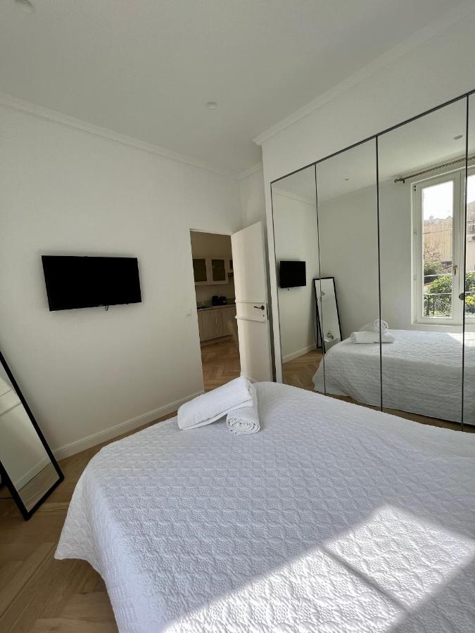 Amazing New Property In The Heart Of The Old Town Of Antibes Esterno foto