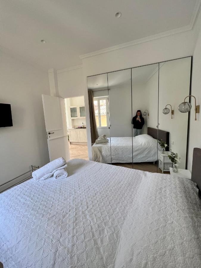 Amazing New Property In The Heart Of The Old Town Of Antibes Esterno foto